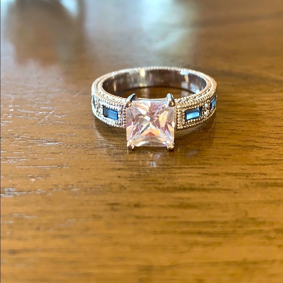 CZ Women’s Ring - Picture 1 of 4